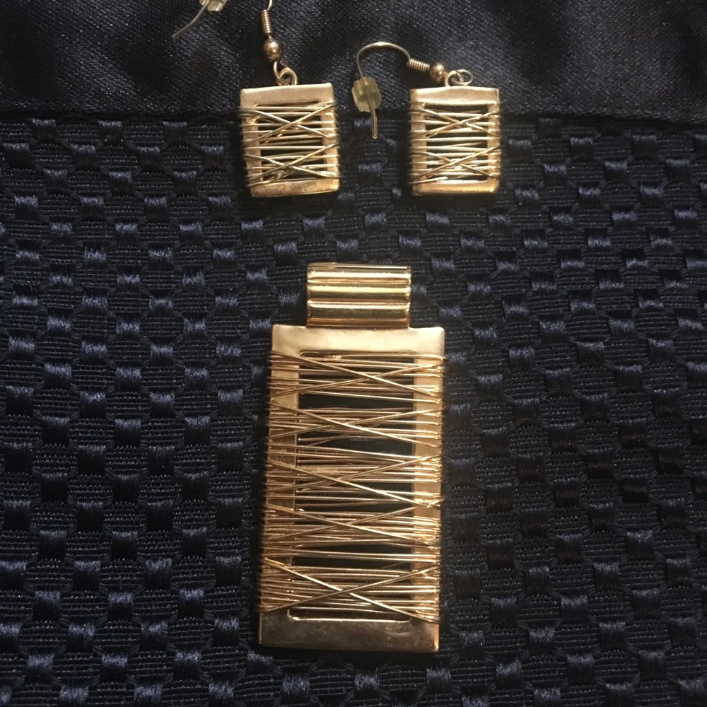 Lia Sophia slide and earrings